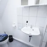 شقة Alfa 2 2br Tv Wifi Wm Nahe Daimler L Wifi & Smarttv I 2 L Bathroom I Kitchen *