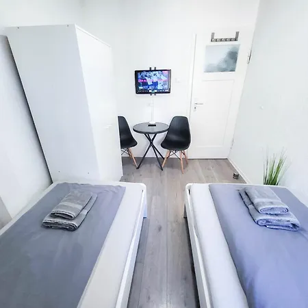 Alfa 2 2br Tv Wifi Wm Nahe Daimler L Wifi & Smarttv I 2 L Bathroom I Kitchen Lejlighed *