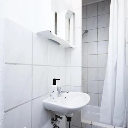 公寓 Alfa 2 2br Tv Wifi Wm Nahe Daimler L Wifi & Smarttv I 2 L Bathroom I Kitchen *